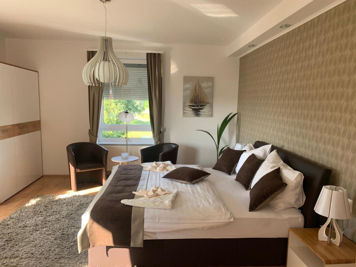 Chance Apartman Buekfuerdo Luaran gambar
