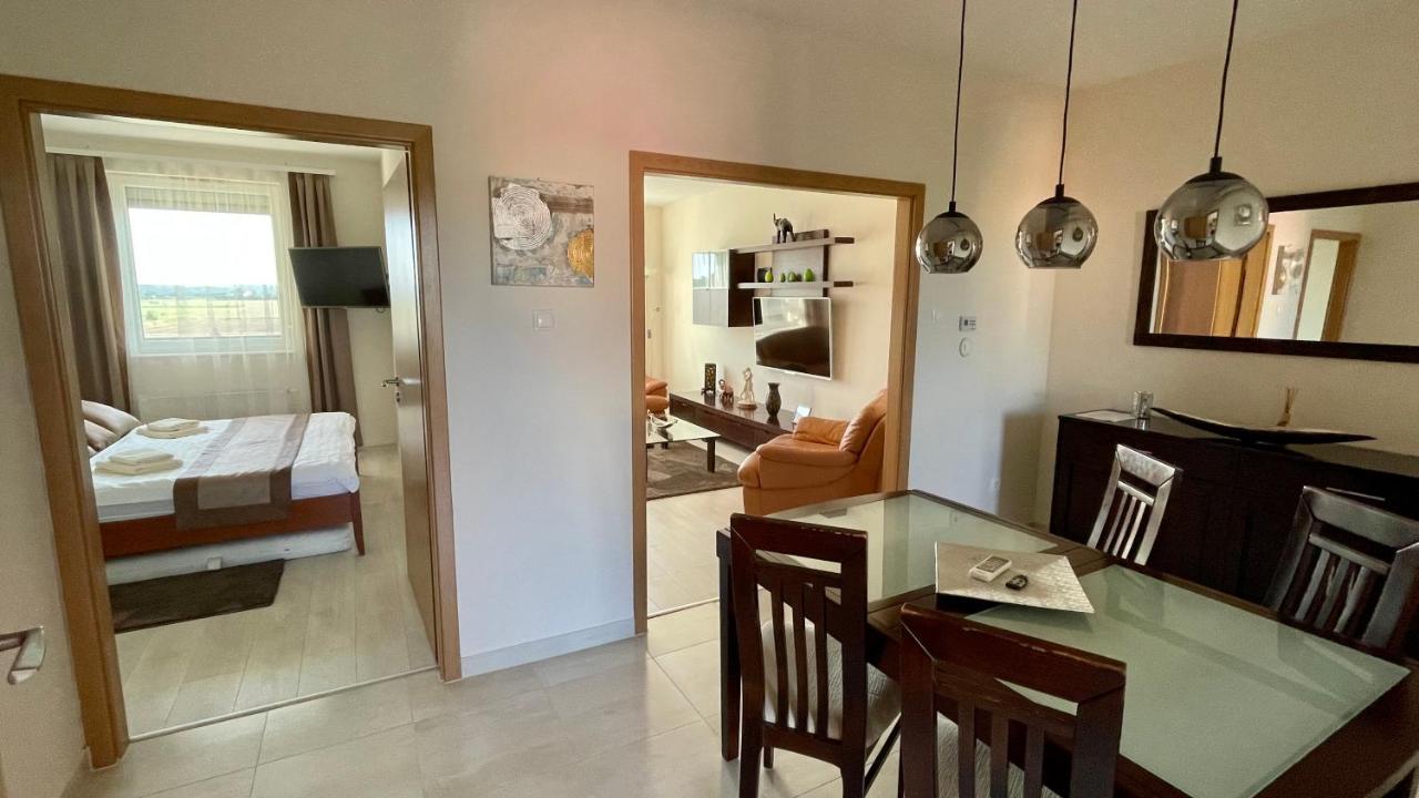 Chance Apartman Buekfuerdo Luaran gambar