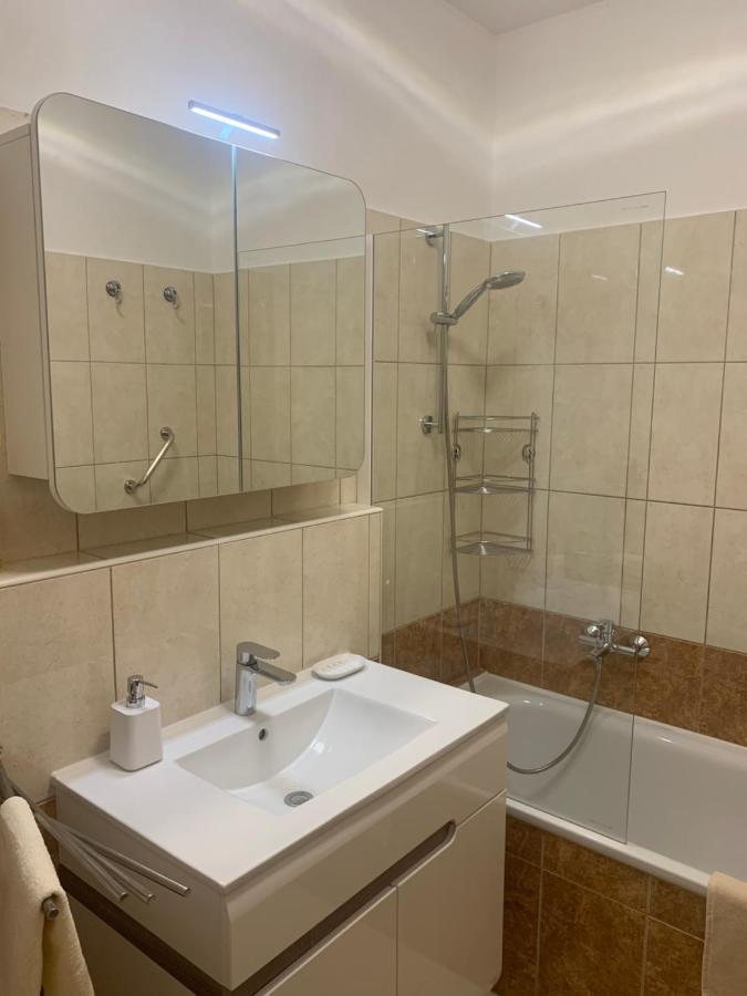 Chance Apartman Buekfuerdo Luaran gambar