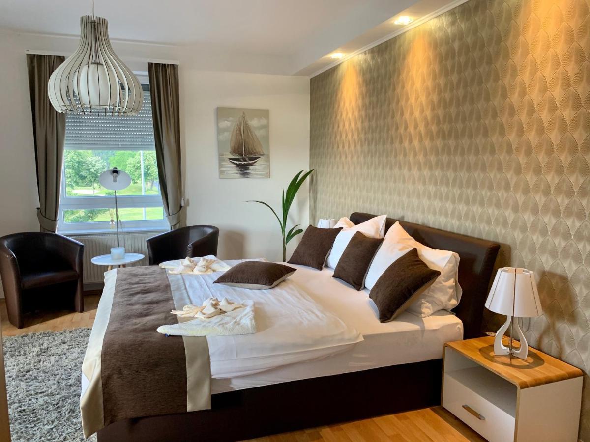 Chance Apartman Buekfuerdo Luaran gambar