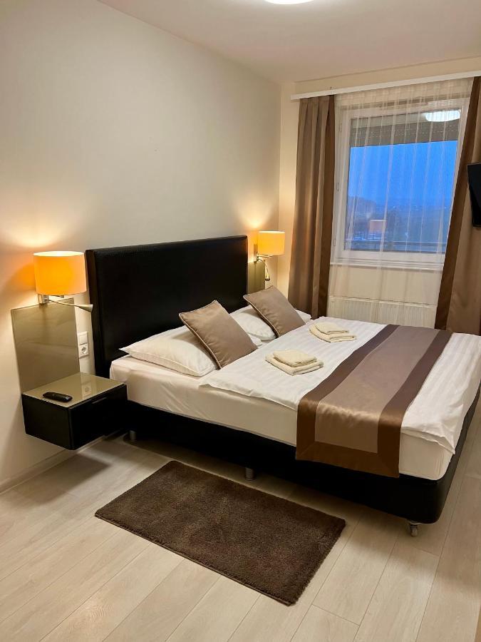 Chance Apartman Buekfuerdo Luaran gambar